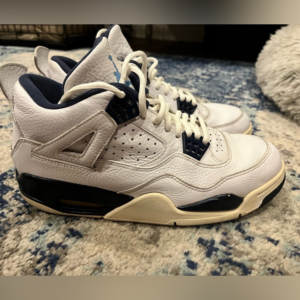 Jordan 4 Columbia, University Blue men’s size 8. GUC